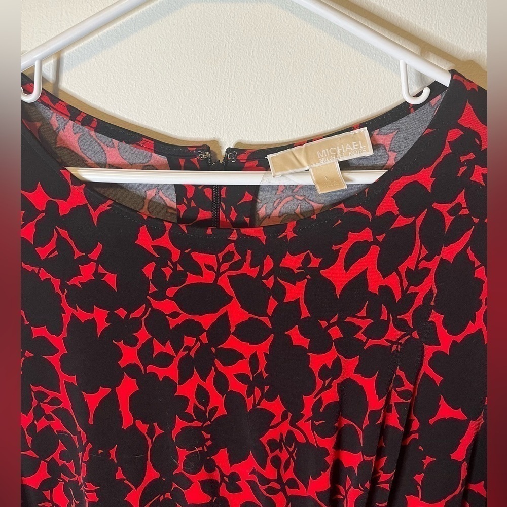 Red and black Michael
Michael Kors long sleeve dress size Large - Picture 2 of 4